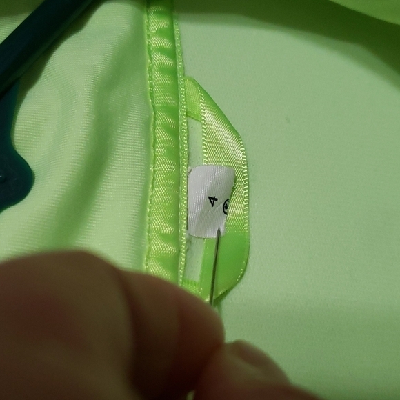 LULULEMON lime-green Neon Jacket, Size 4 - Picture 8 of 13